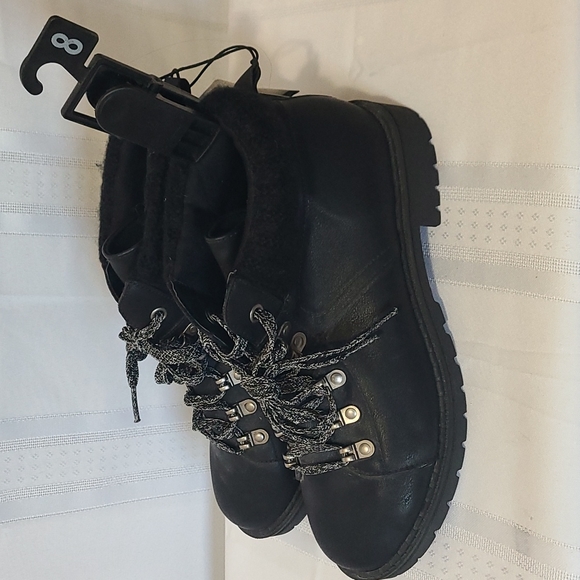 Time & Tru Ankle Boots NWT 8 - Picture 2 of 8